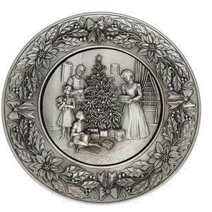 Vintage Pewter 3D Victorian Christmas Tree Plate Poinsettia Holly Family Hanging